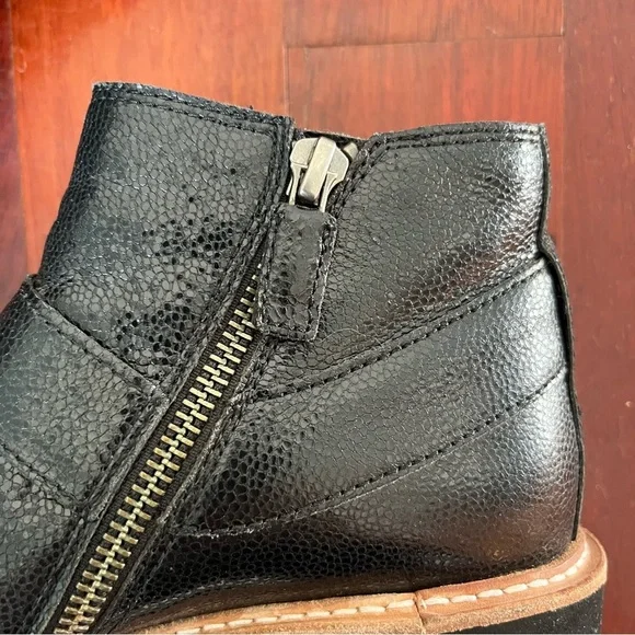 Eileen Fisher Cargo Ankle Bootie 6.5 Leather Lug Sole Minimalist Edgy Chunky - Picture 8 of 14